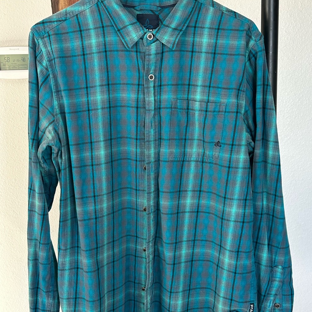 Men’s Prana, long sleeve button down size medium